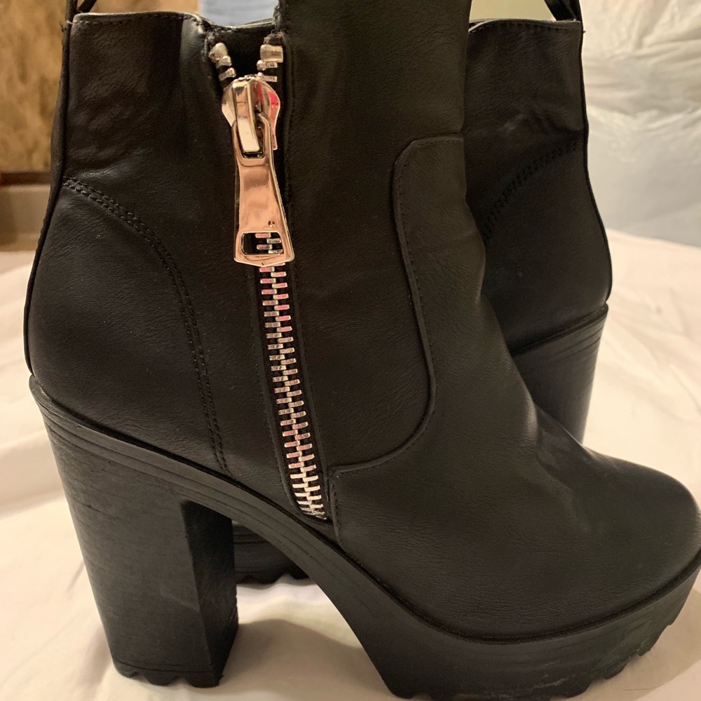 Steve Madden Platform Boots